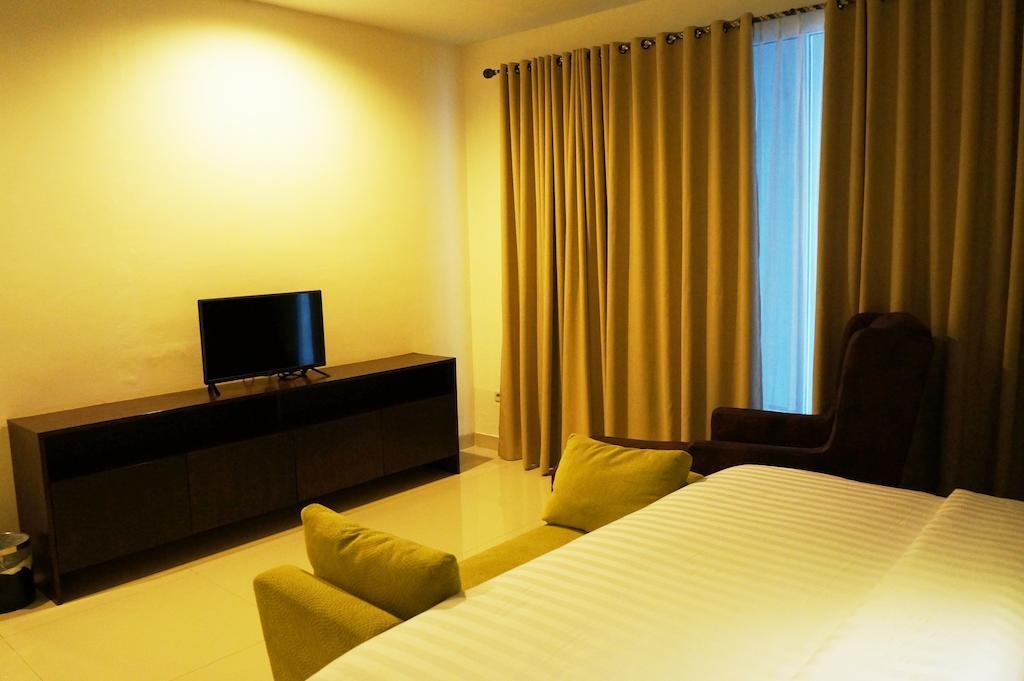 Ameera Hotel Пеканбару Экстерьер фото