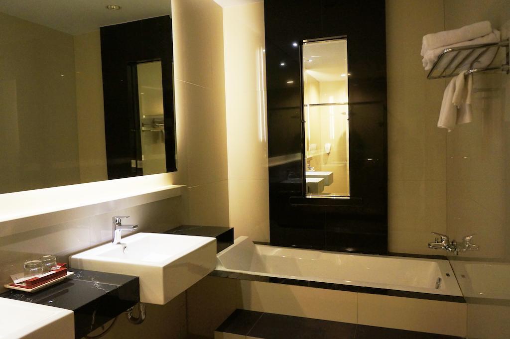 Ameera Hotel Пеканбару Экстерьер фото